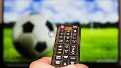 卢嫔嫔刷新军事五项女子障碍跑世界最佳成绩，跑出2分10秒09佳绩