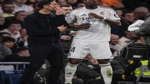 派尚荷兰赛场戴帽添乱，拉菲欧冠助力巴西球队扬名欧洲